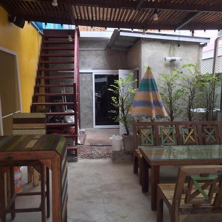 De Hostel Prachuap Khiri Khan Exteriör bild