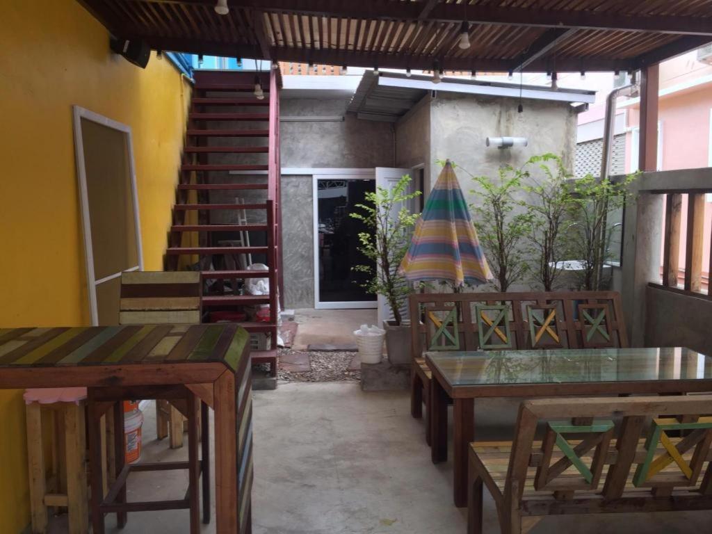 De Hostel Prachuap Khiri Khan Exteriör bild